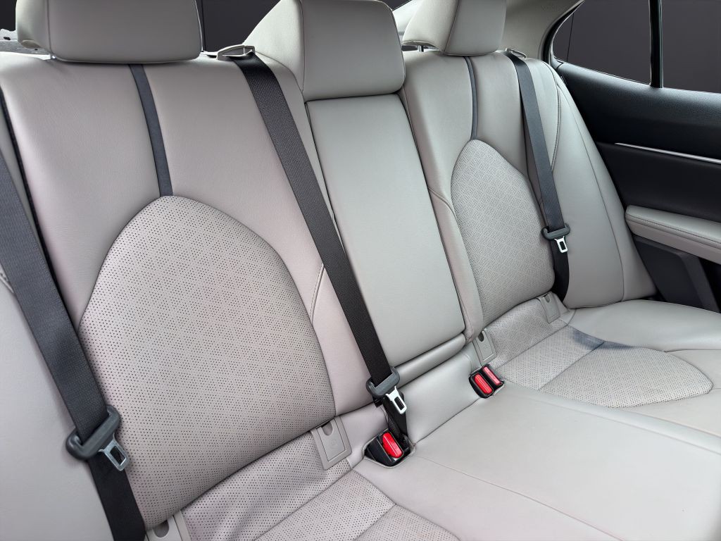 2021 Toyota Camry Image 21