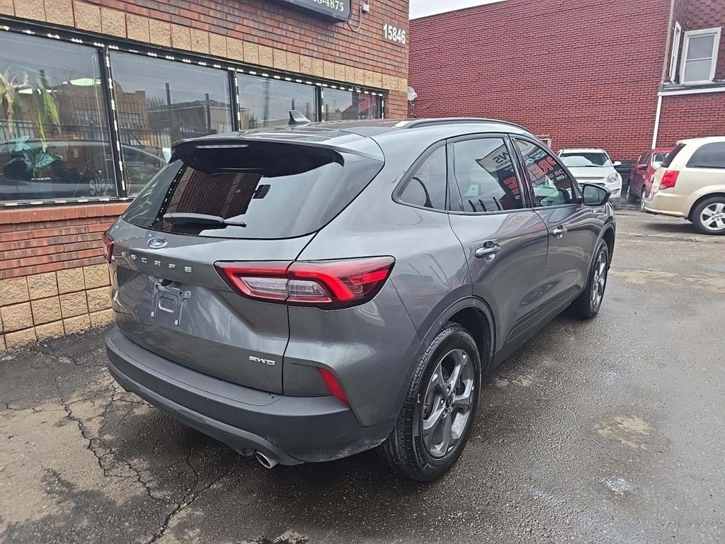2025 Ford Escape Image 2