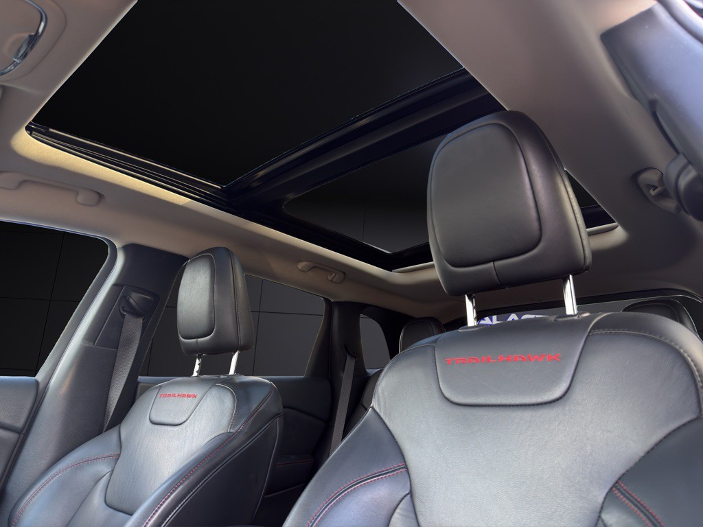 2015 Jeep Cherokee Image 3