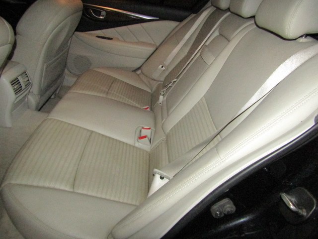 2017 INFINITI Q50 Image 6