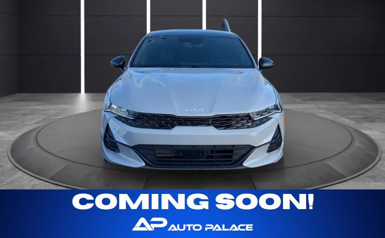 2022 Kia K5 Image 1