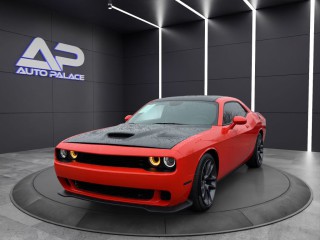 Image for 2023 Dodge Challenger R/T KBB VALUE 33K WOW ID: 7270399