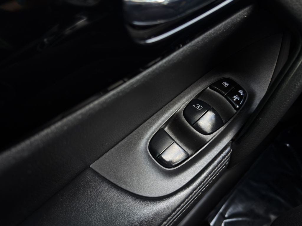 2022 Nissan Rogue Image 11