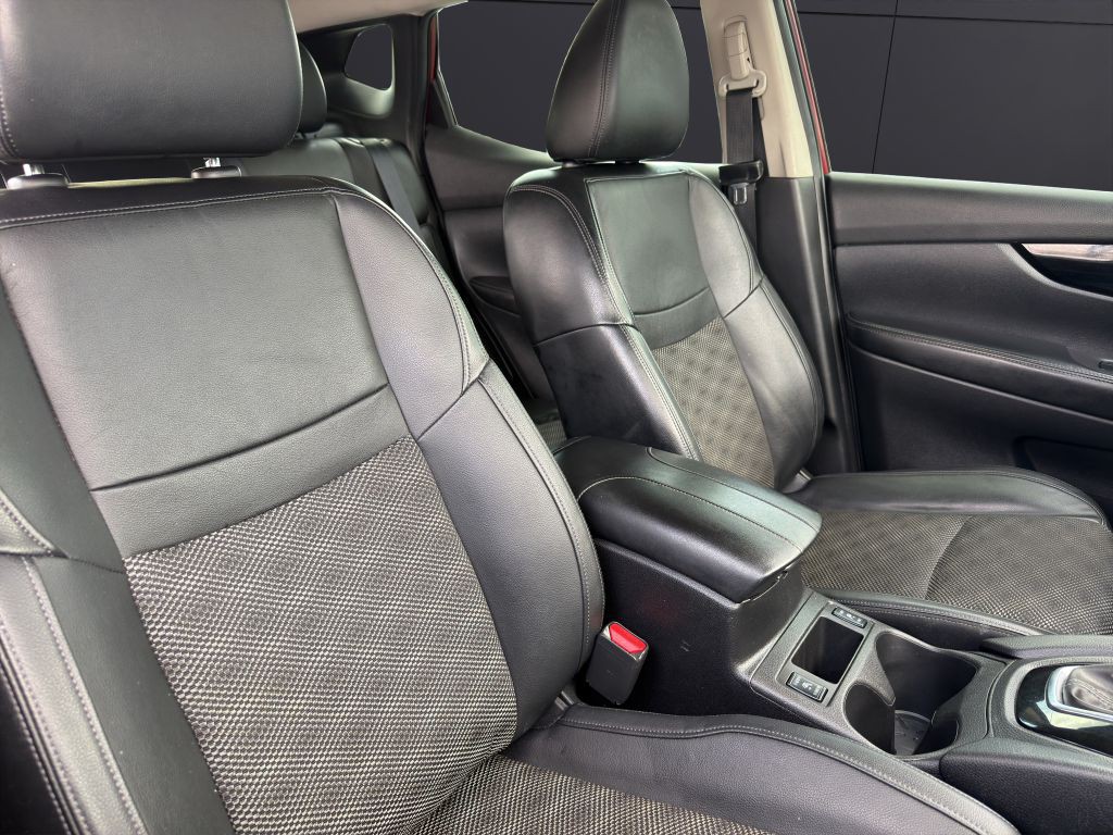 2022 Nissan Rogue Image 14