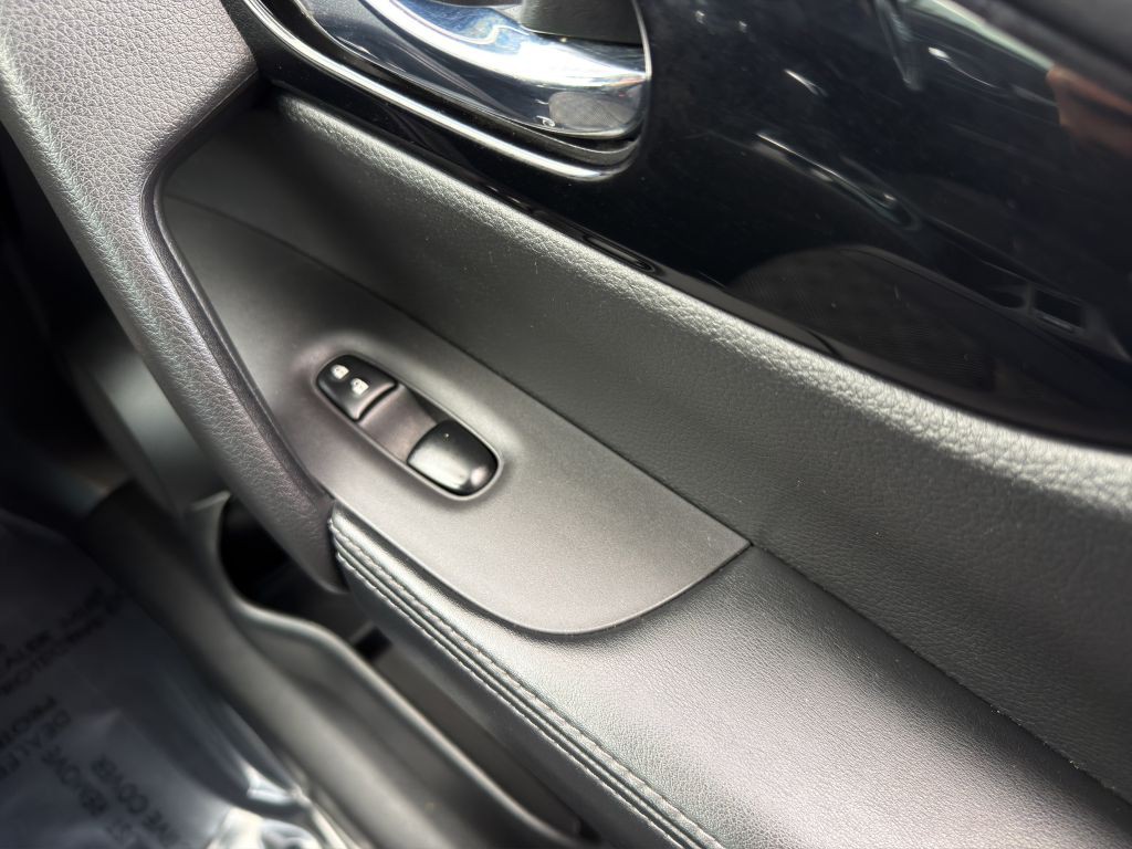 2022 Nissan Rogue Image 15