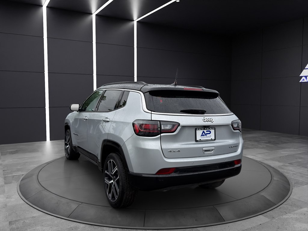 2025 Jeep Compass Image 4