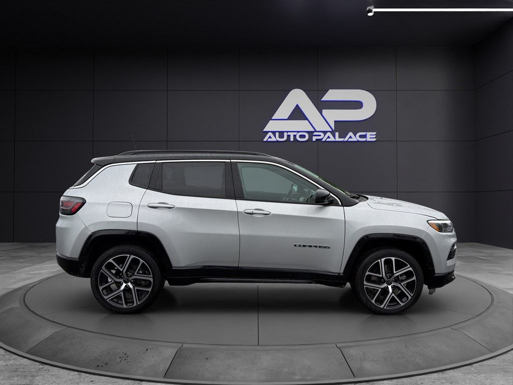 2025 Jeep Compass Image 8