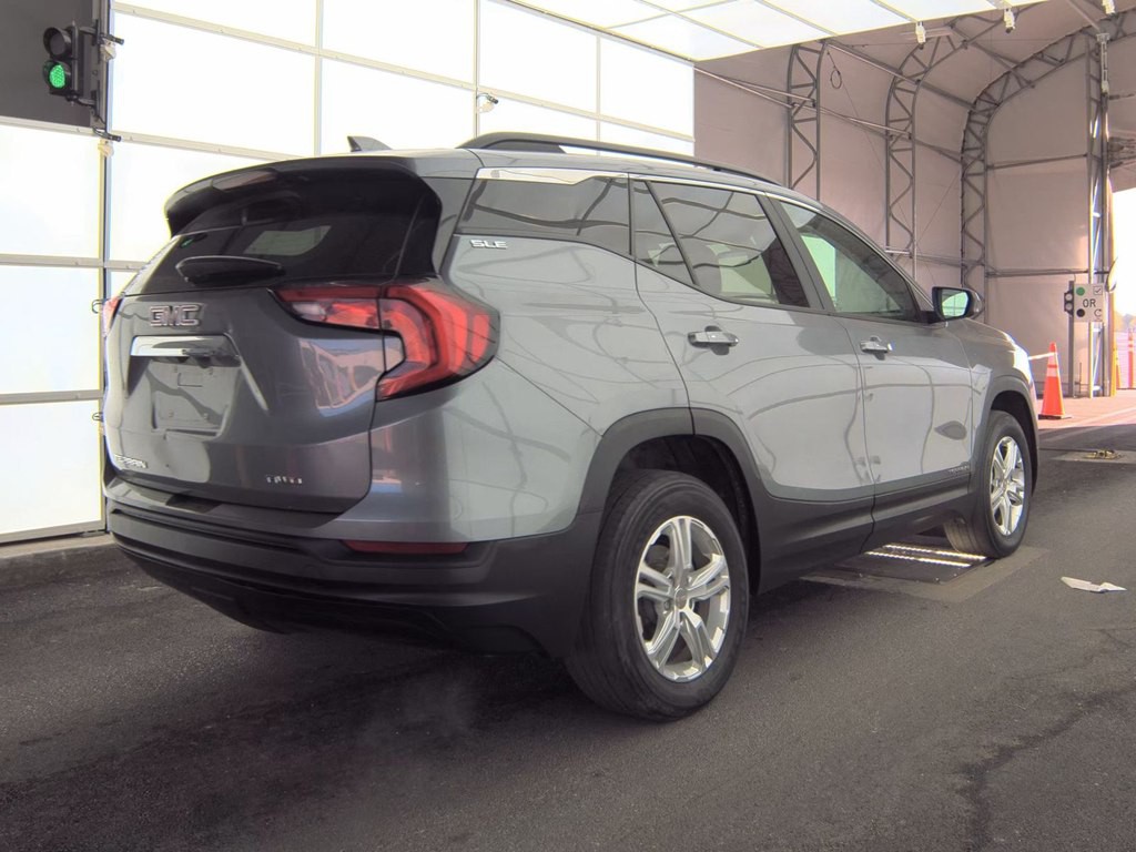 2021 GMC Terrain Image 2