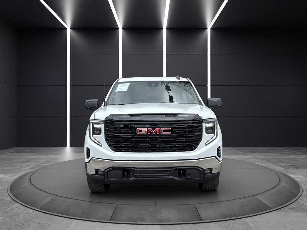 2024 GMC Sierra Image 2