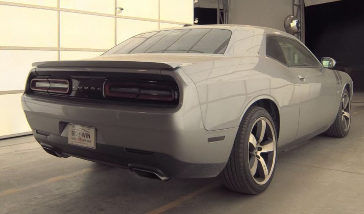 2017 Dodge Challenger Image 2