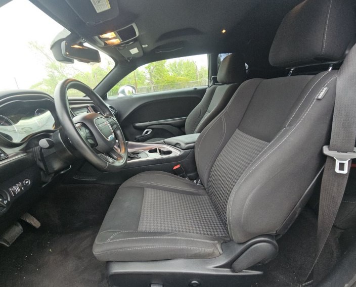 2017 Dodge Challenger Image 5