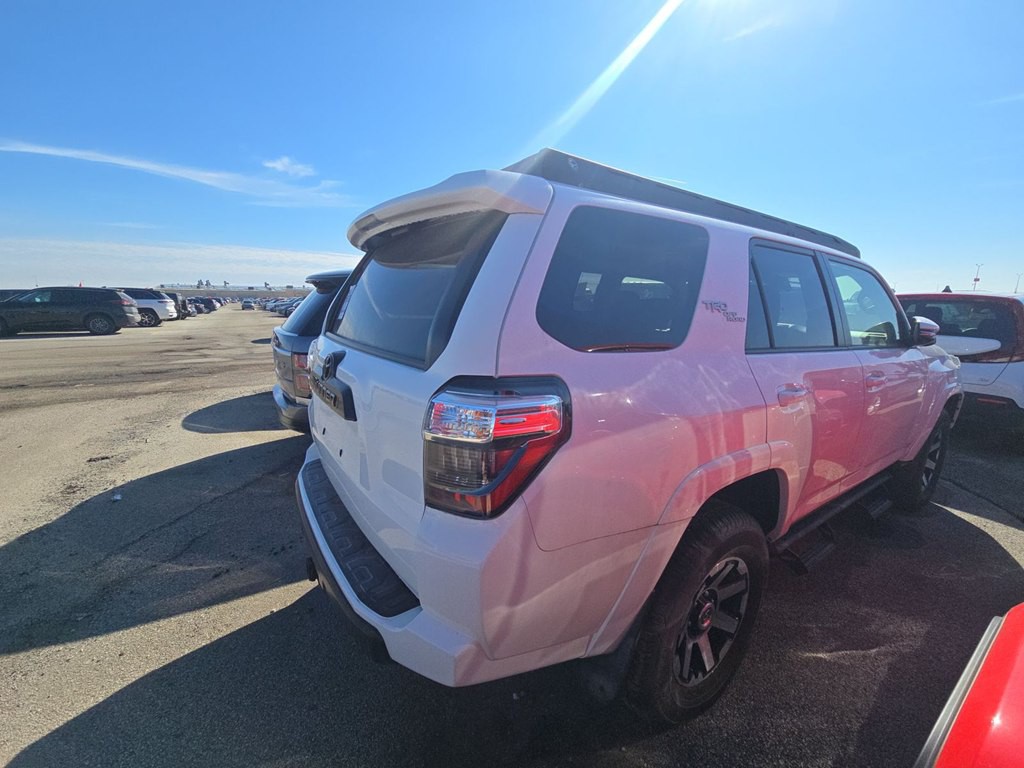 2020 Toyota 4Runner Image 2