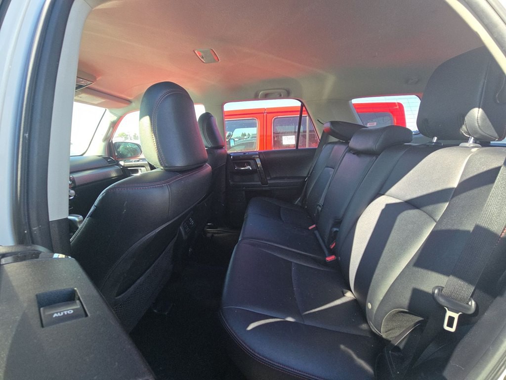 2020 Toyota 4Runner Image 6