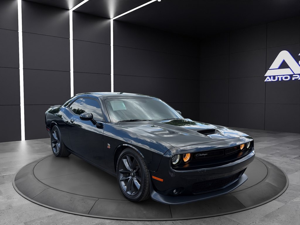 2019 Dodge Challenger Image 3