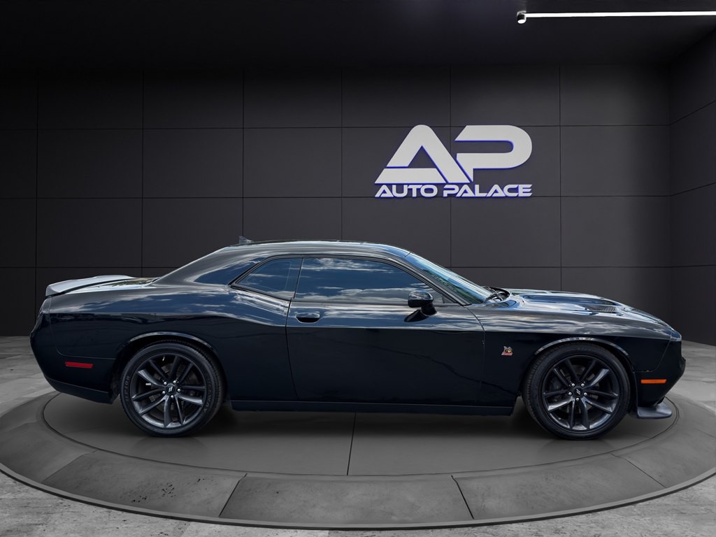 2019 Dodge Challenger Image 8