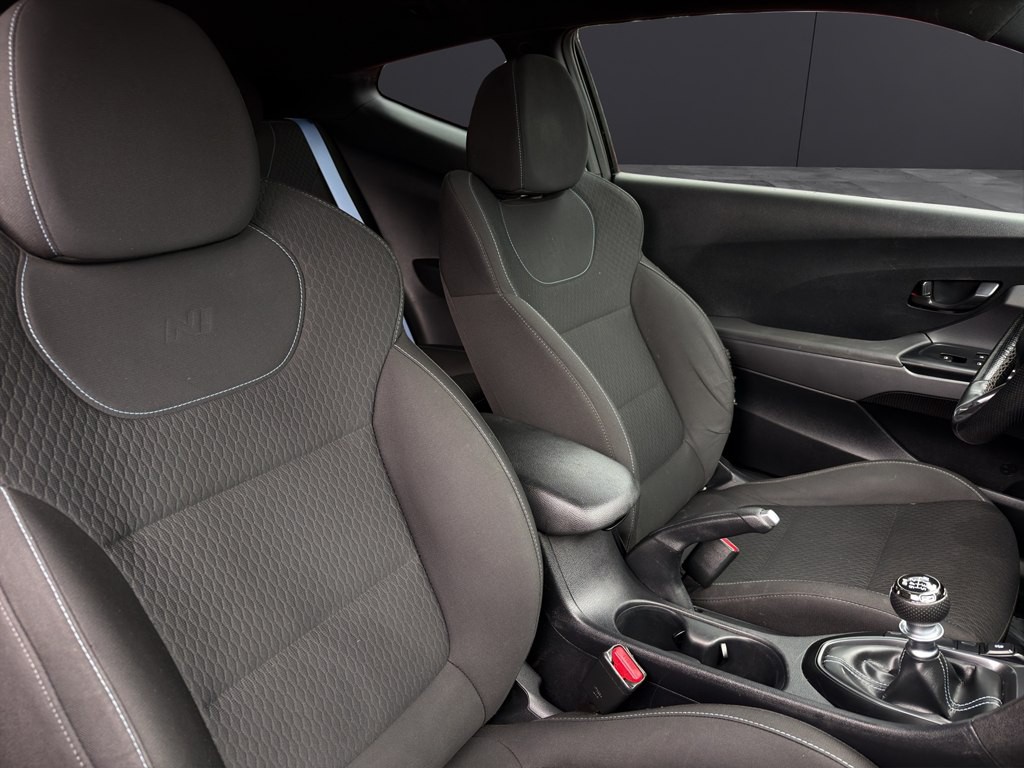 2020 Hyundai Veloster Image 14