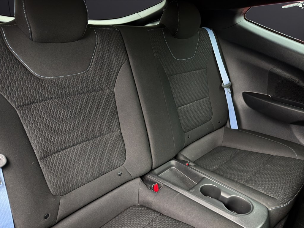2020 Hyundai Veloster Image 20