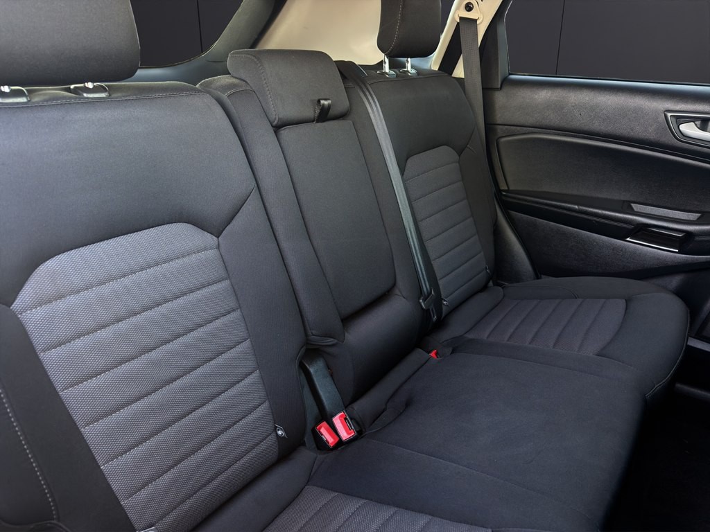 2020 Ford Edge Image 20