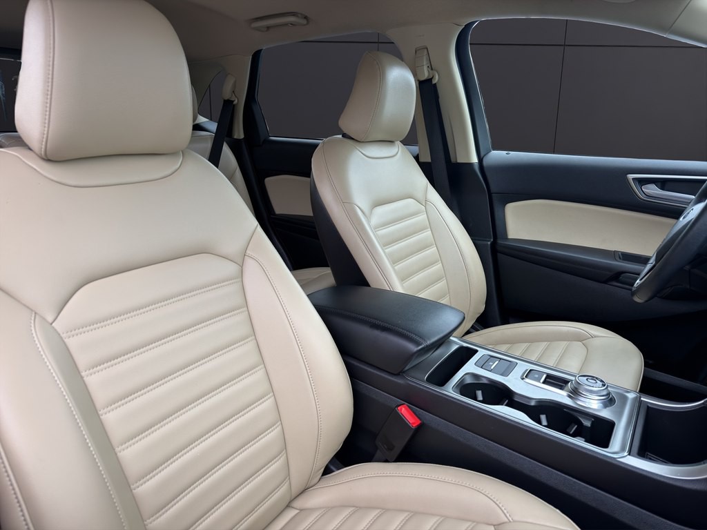 2022 Ford Edge Image 14