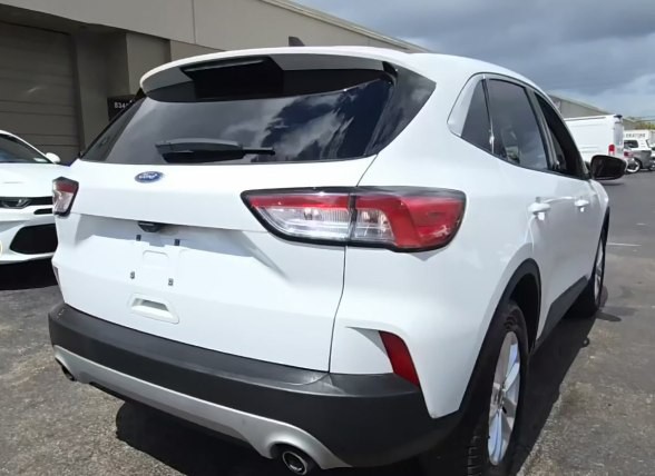 2022 Ford Escape Image 2