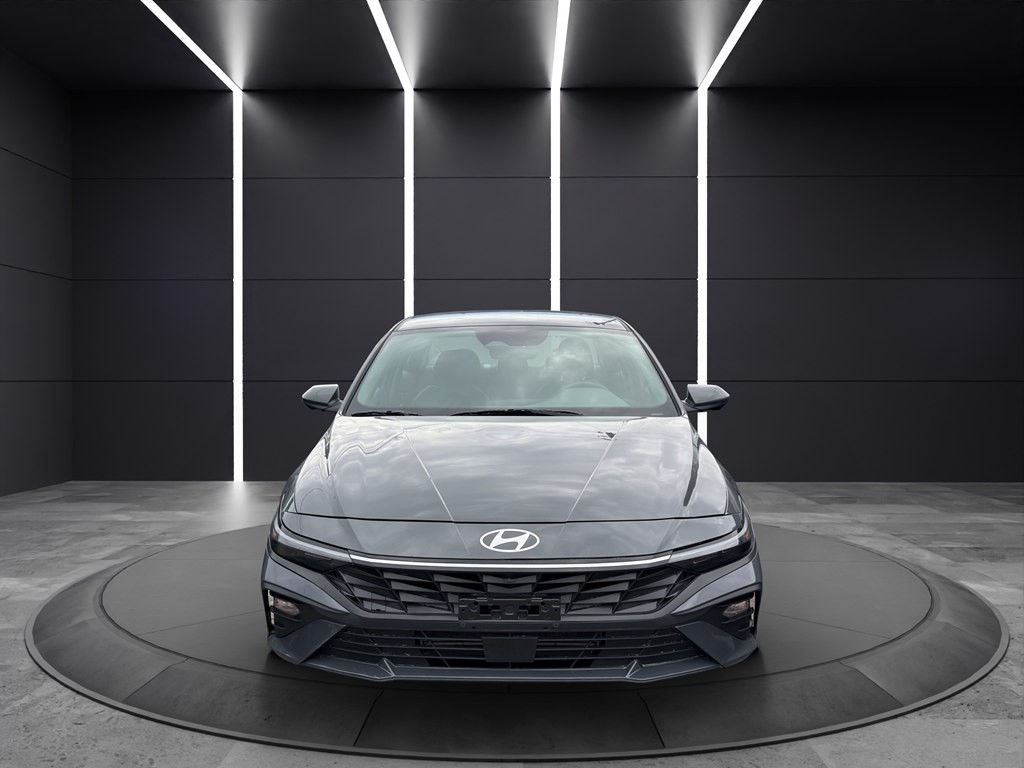 2024 Hyundai Elantra Image 2