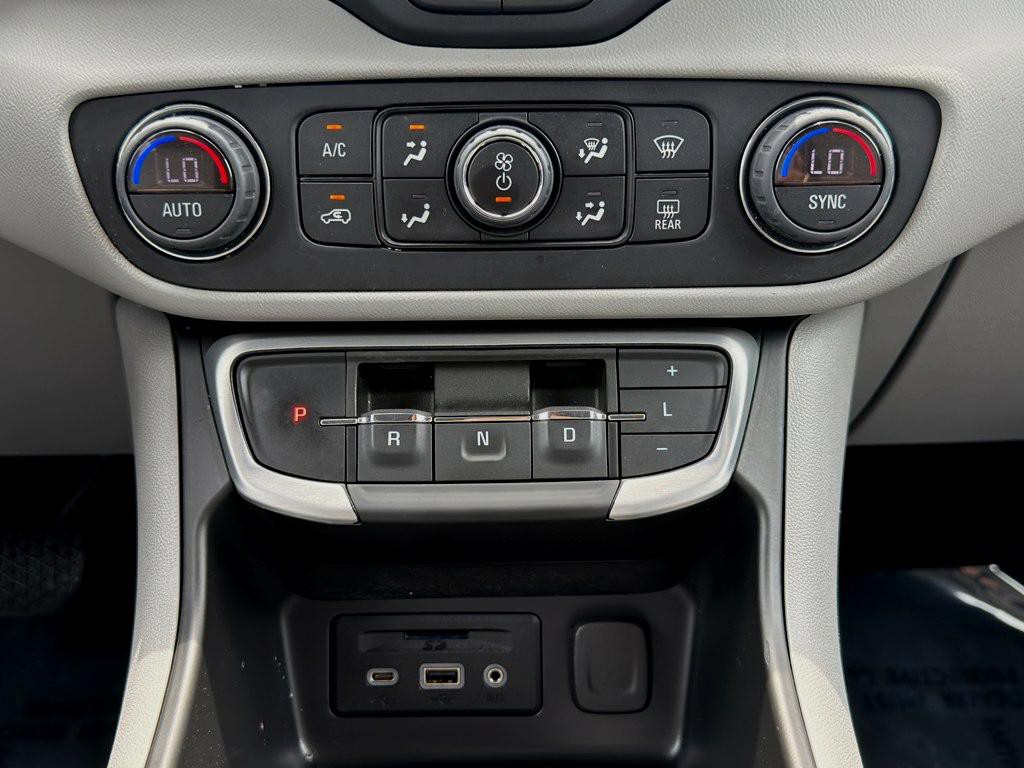 2022 GMC Terrain Image 17