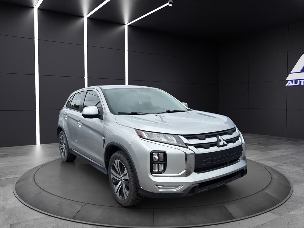 2020 Mitsubishi Outlander Image 2