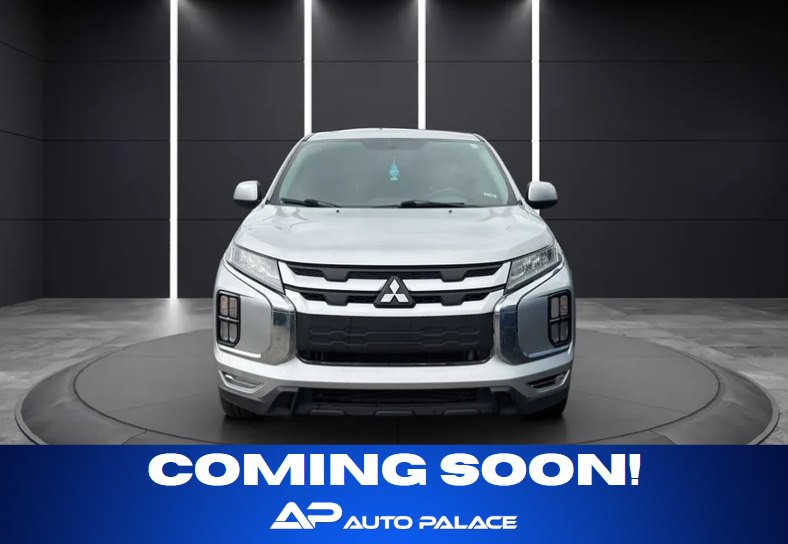 2020 Mitsubishi Outlander Image 1