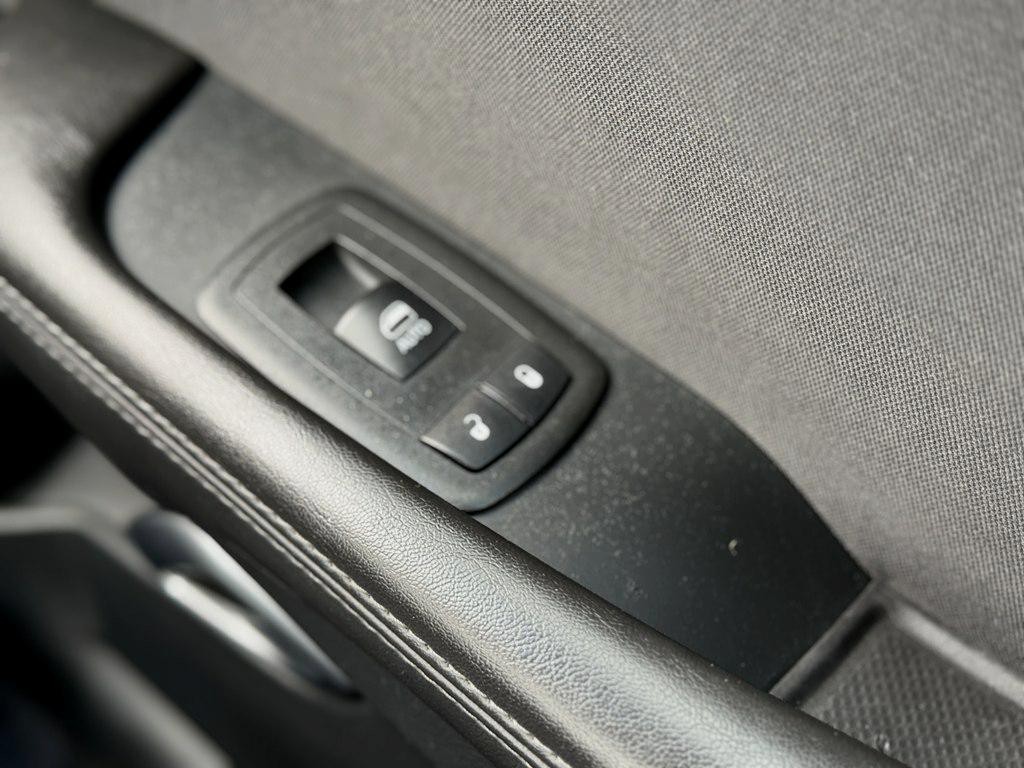 2018 Dodge Challenger Image 13