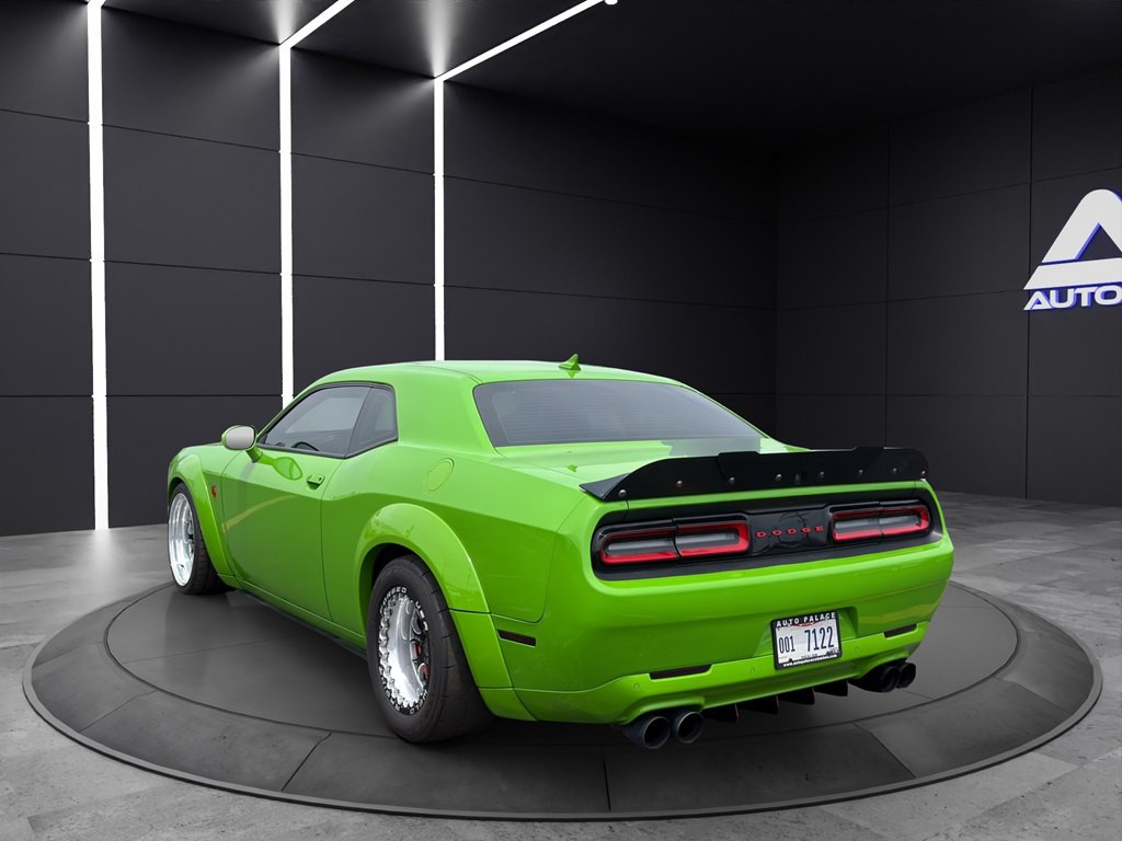 2017 Dodge Challenger Image 4