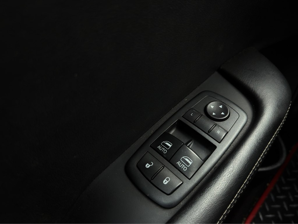 2017 Dodge Challenger Image 11