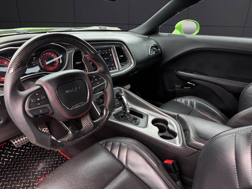 2017 Dodge Challenger Image 12