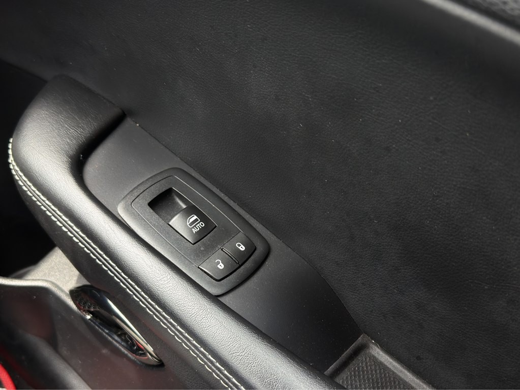 2017 Dodge Challenger Image 15