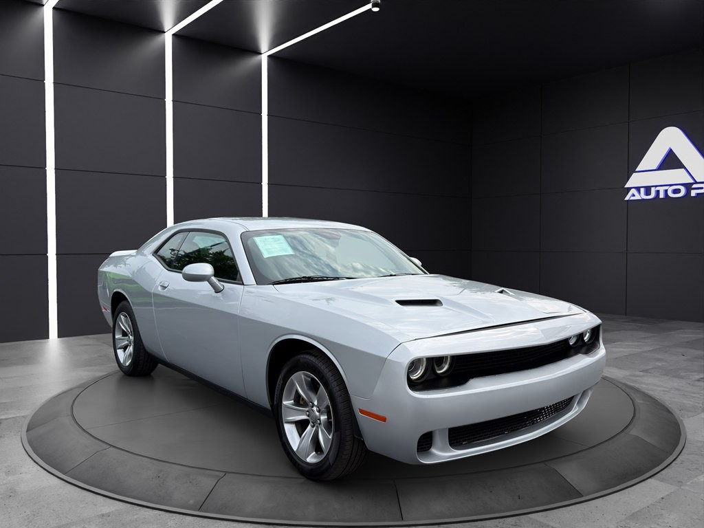2021 Dodge Challenger Image 3