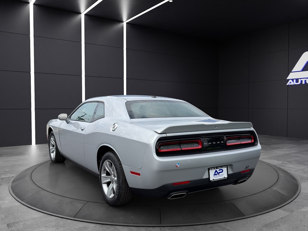 2021 Dodge Challenger Image 4