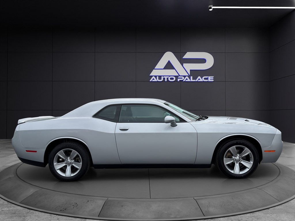 2021 Dodge Challenger Image 8