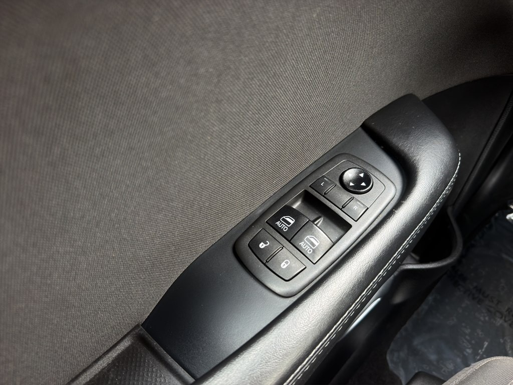 2021 Dodge Challenger Image 9
