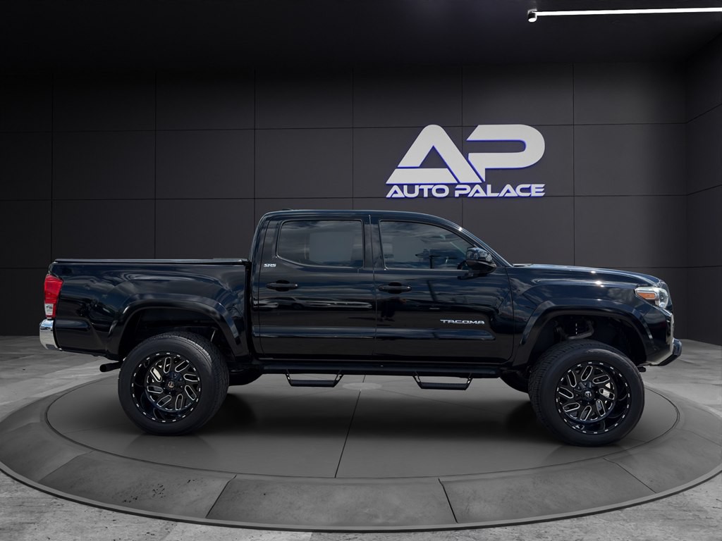 2016 Toyota Tacoma Image 8