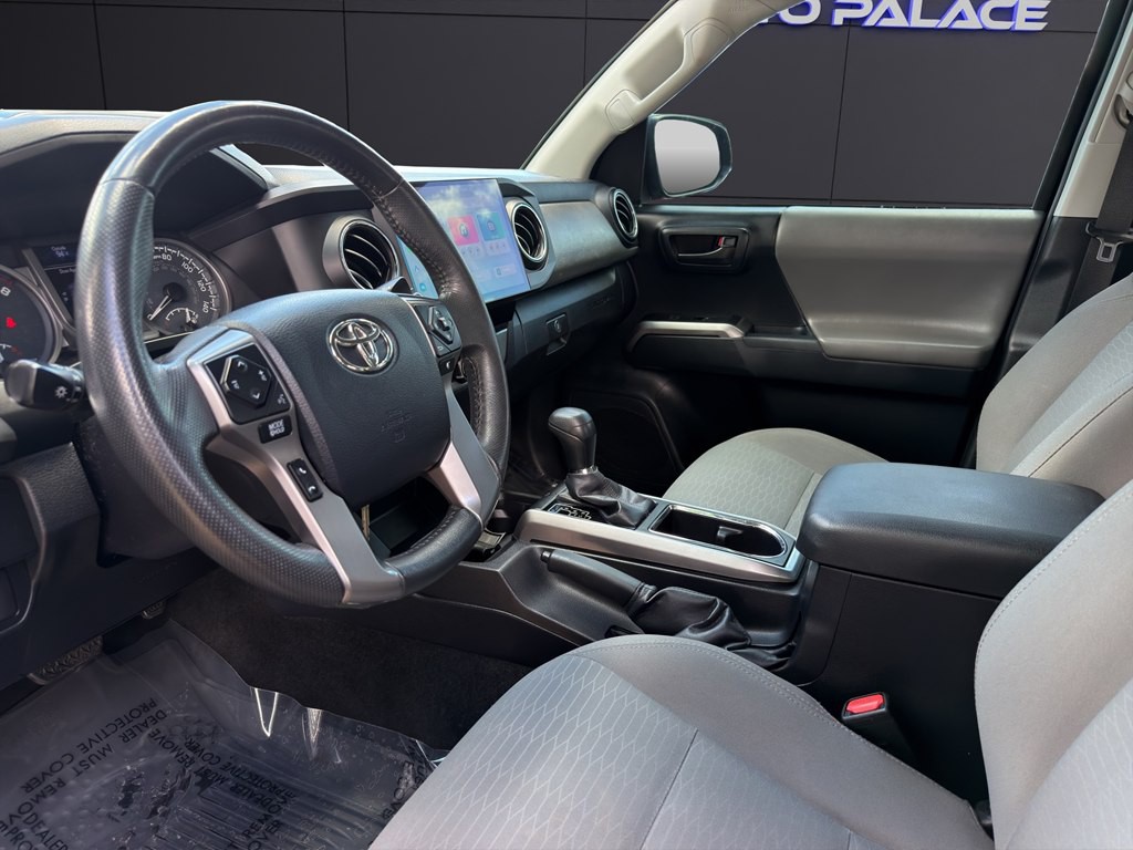 2016 Toyota Tacoma Image 12