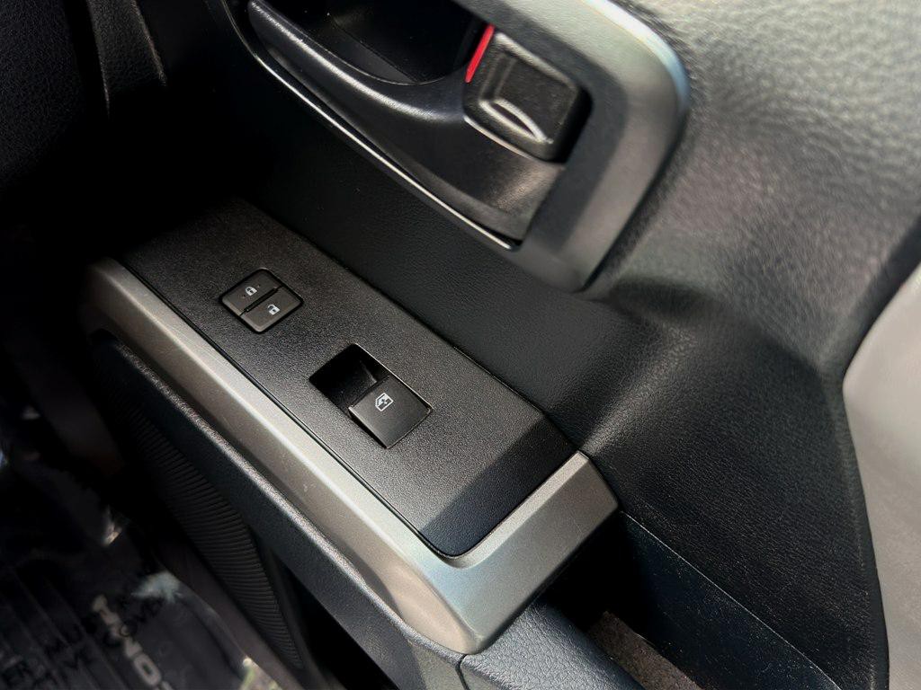 2016 Toyota Tacoma Image 15