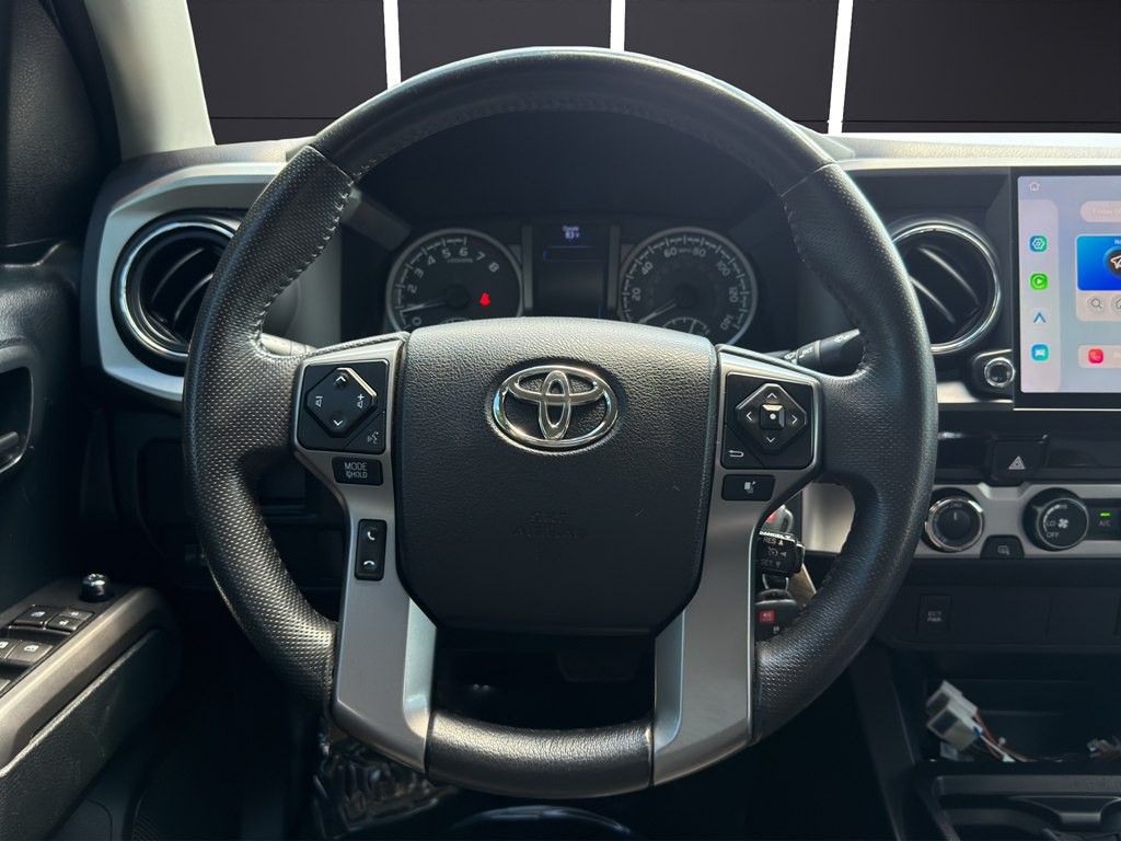 2016 Toyota Tacoma Image 16