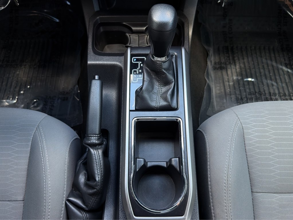 2016 Toyota Tacoma Image 19