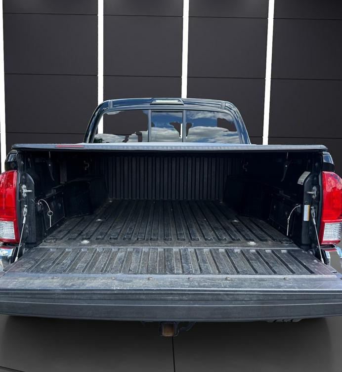 2016 Toyota Tacoma Image 22