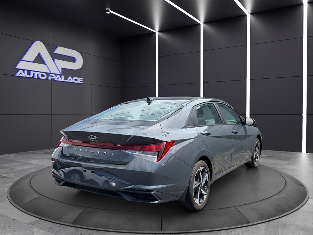 2023 Hyundai Elantra Image 2