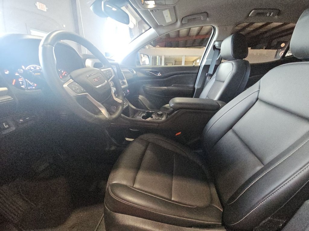 2023 GMC Acadia Image 3