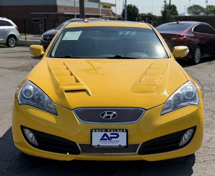2011 Hyundai Genesis Image 2