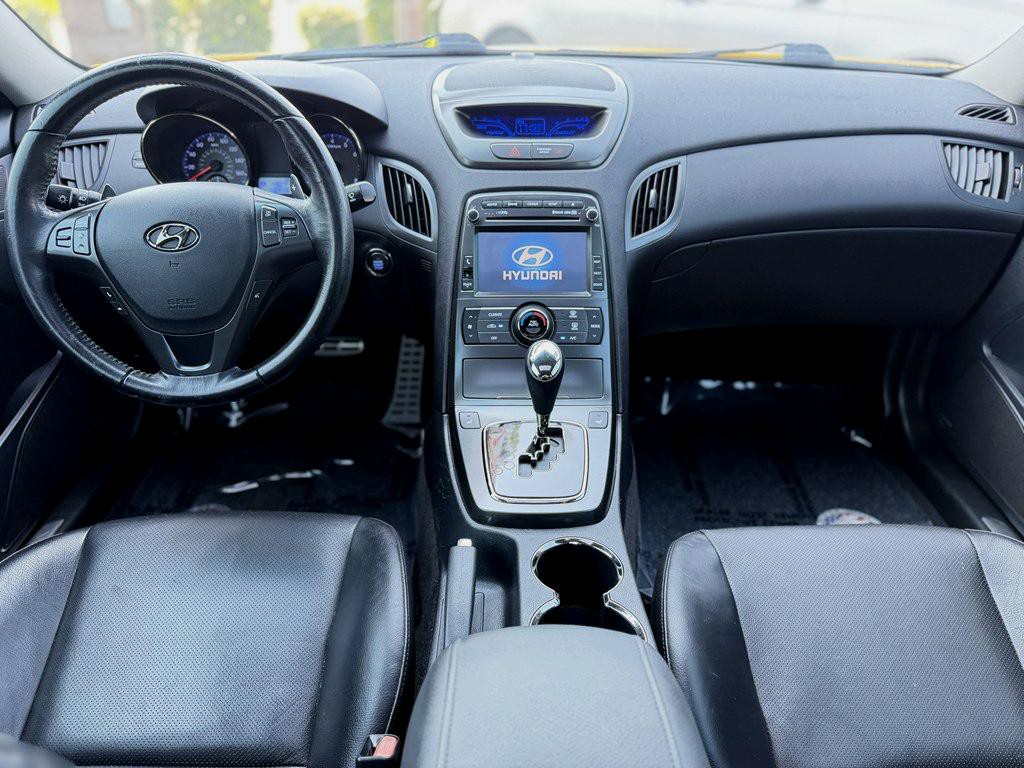 2011 Hyundai Genesis Image 11