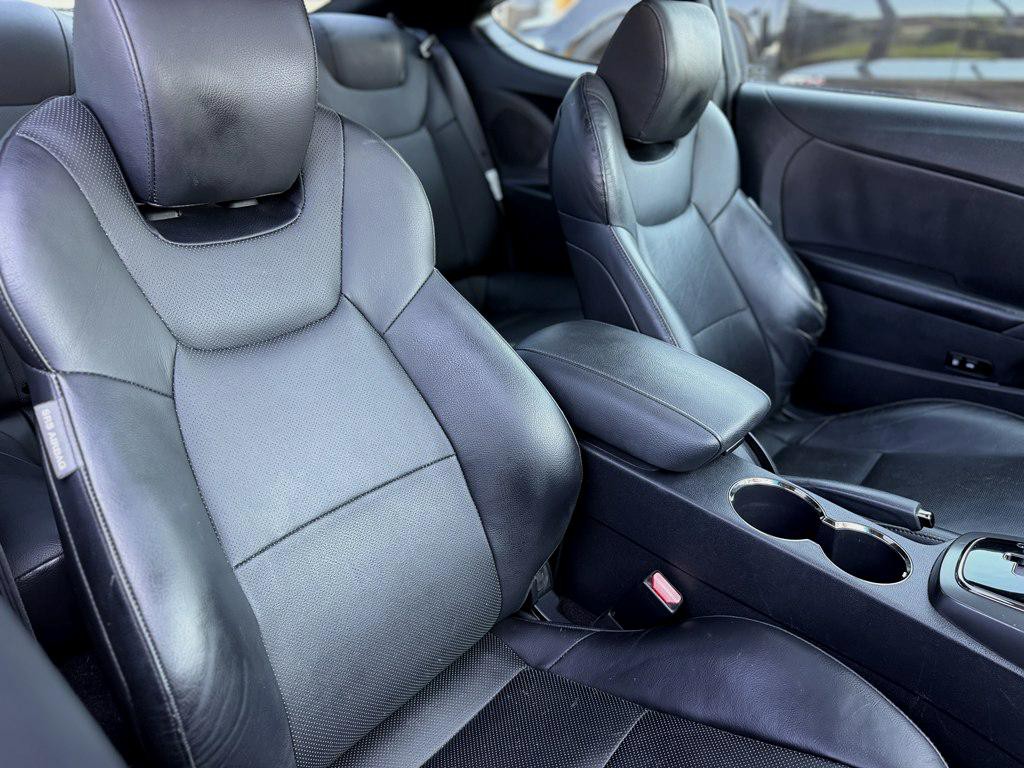 2011 Hyundai Genesis Image 12