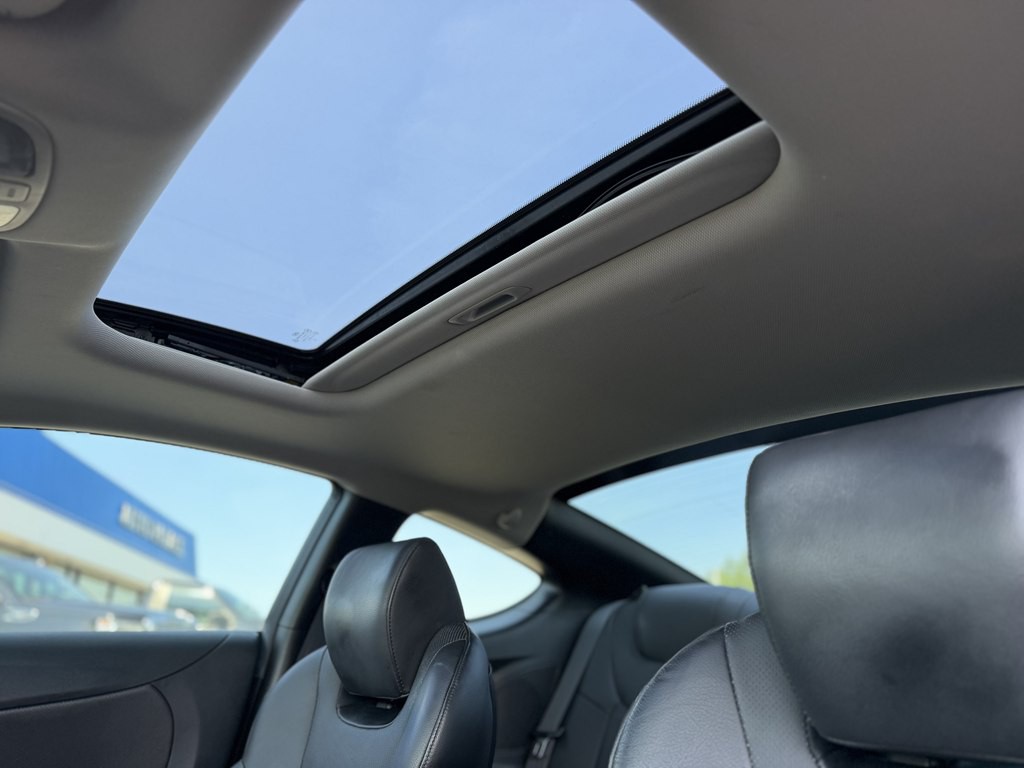 2011 Hyundai Genesis Image 18
