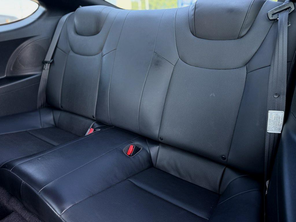 2011 Hyundai Genesis Image 20